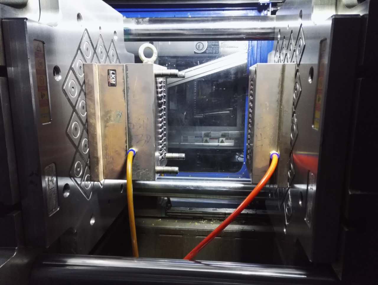 什么是注塑成型？-千豪磁電