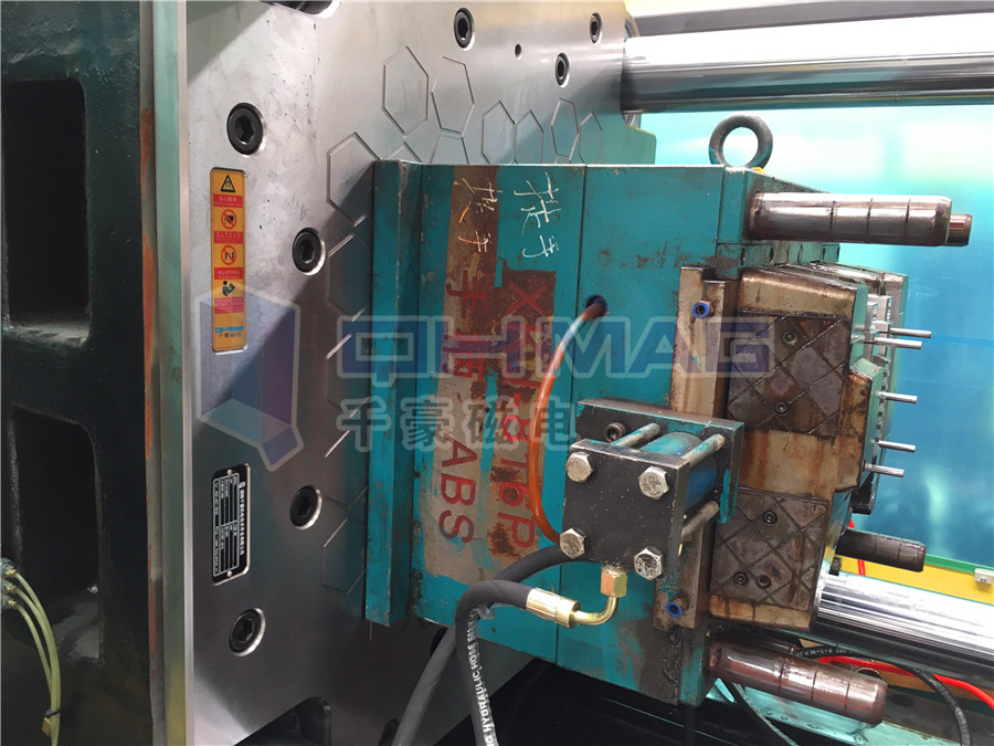 注塑機(jī)快速換模 注塑機(jī)快速換模