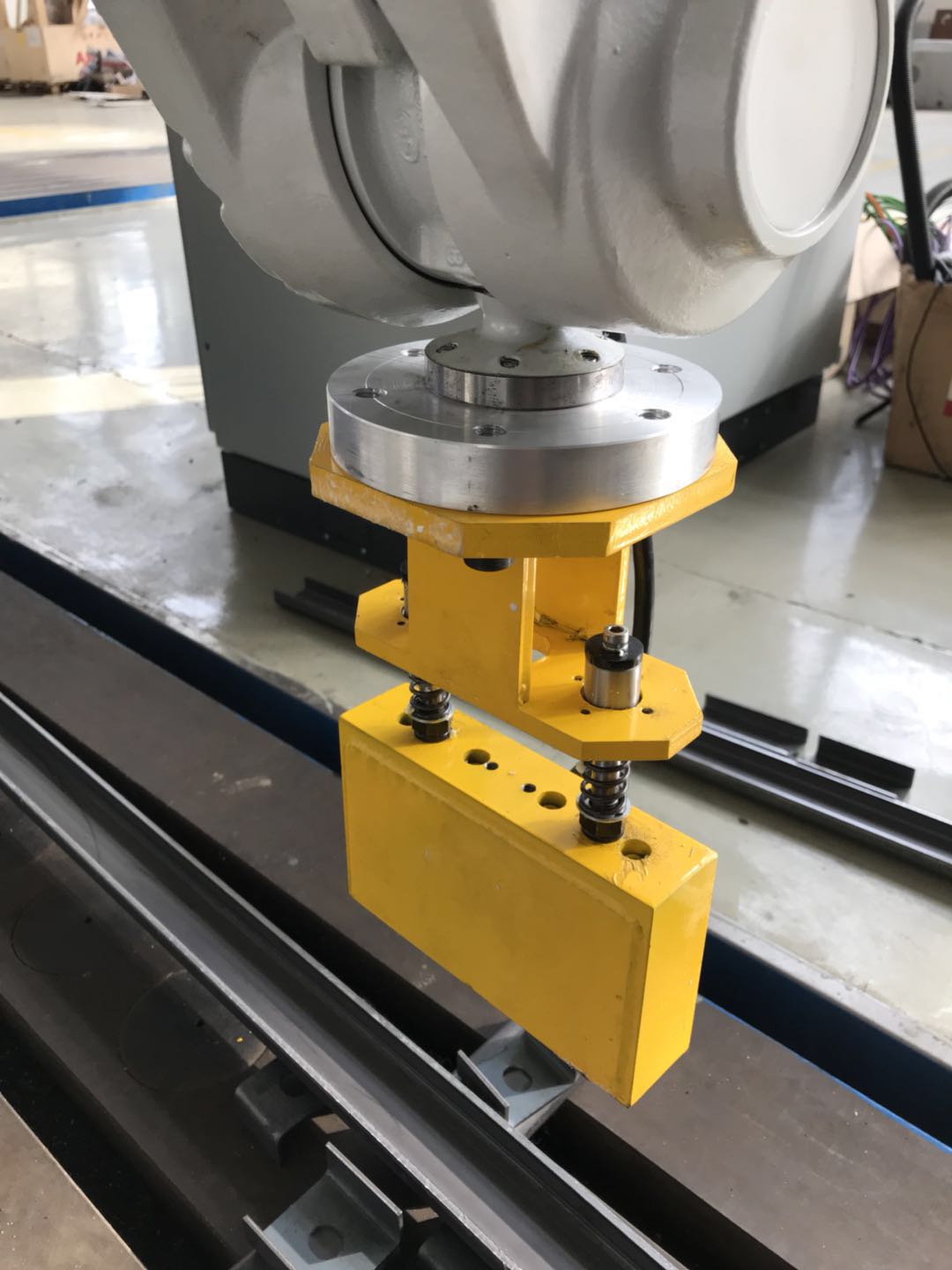 千豪磁電機(jī)械手夾具，機(jī)械手吸盤，自動化夾具，電永磁夾具